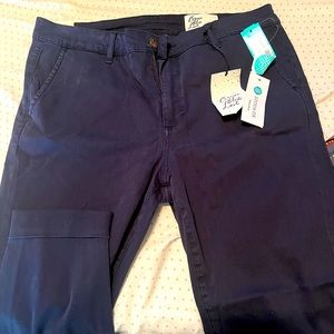 Navy blue cropped pants NWT. Purchased from stitch fix